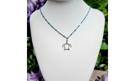 Collier + charms tortue , chaine perle